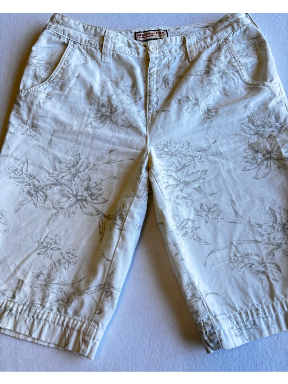 Jamaica Bay Floral Capri Pants White Gray‎ Cotton Tie Hem Sz 8